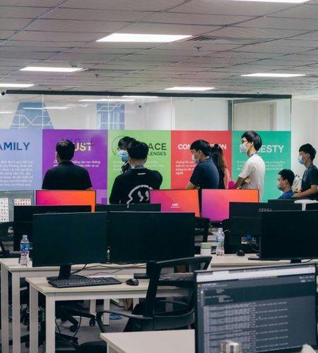 Businesses are building teams <br>that include AI